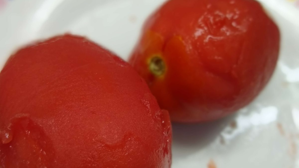 Tomates pelados em segundos